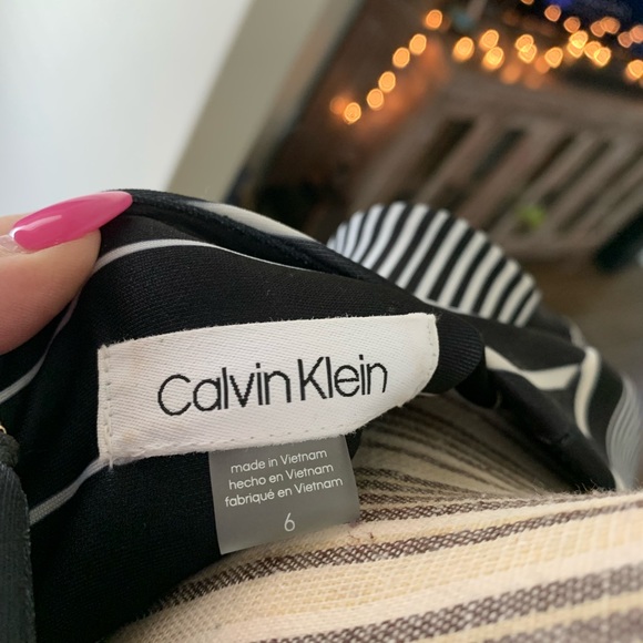 CALVIN KLEIN Black/White Midi Dress
Size 6
Color: black and white - Picture 6 of 6